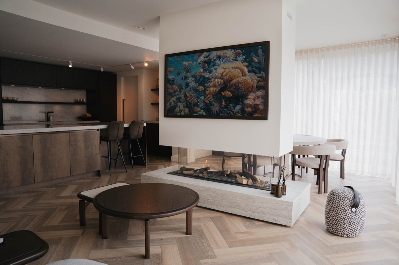 Woonkamer met open haard