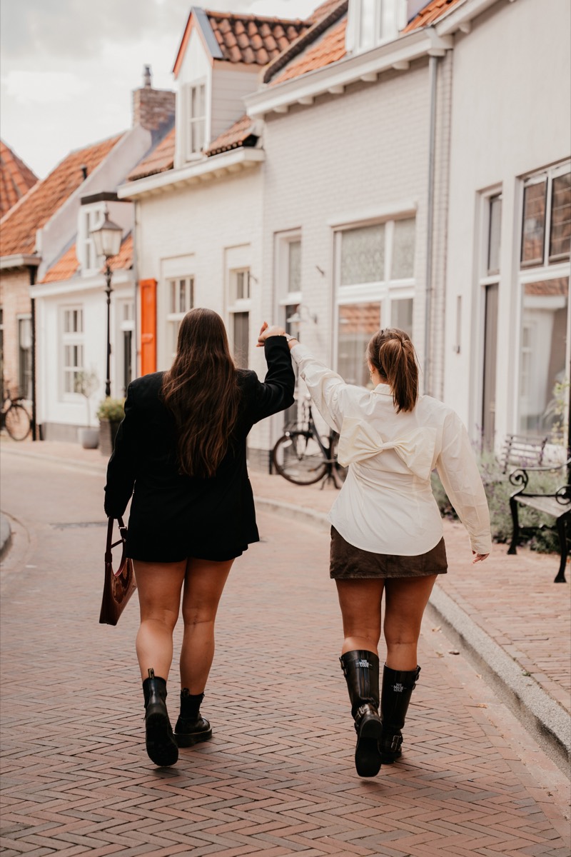 Door de straat